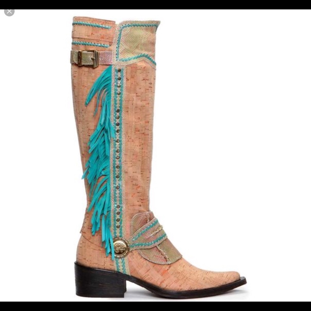 Donald Pliner Signature “Gitta” Western Boots.